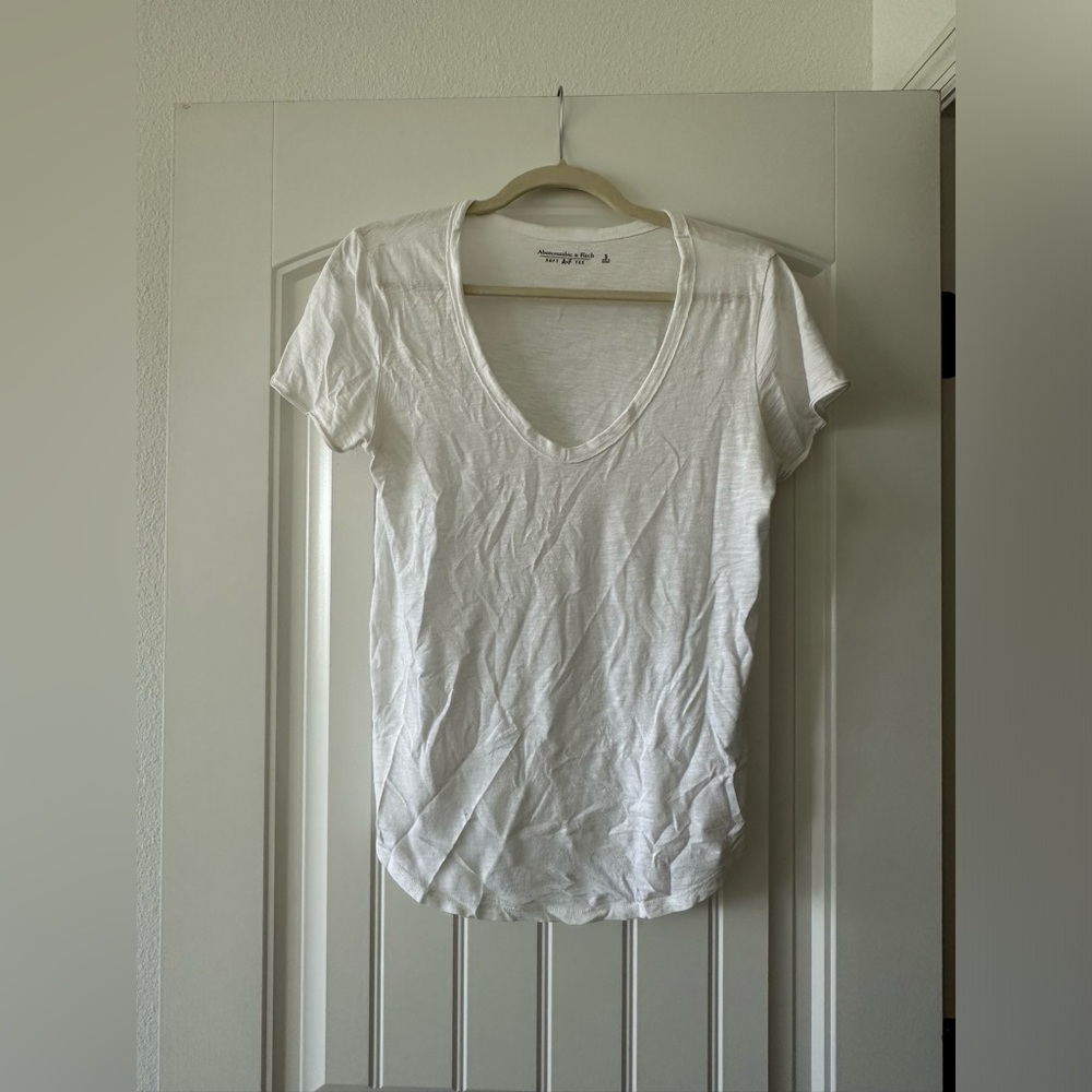 A&F SOFT AF SHORT SLEEVE BASIC TEE